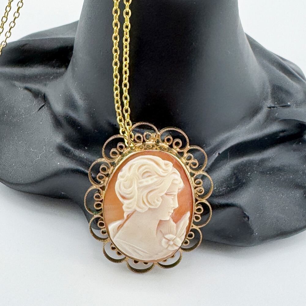 Vintage Cameo Pendant Brooch Necklace Victorian Elegance Coquette Retro